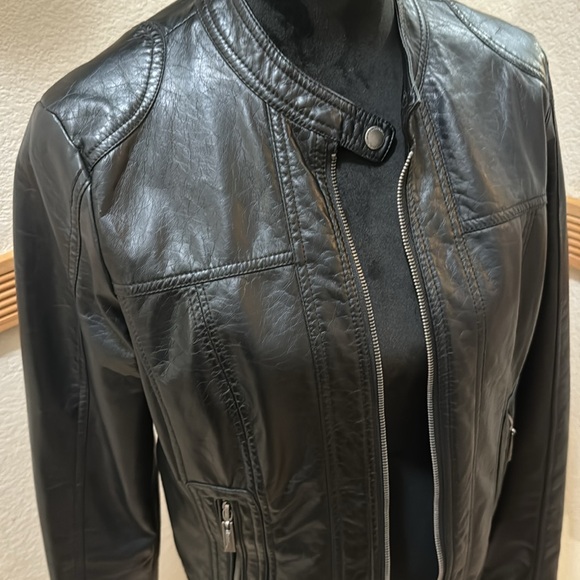 Black Leather Bomber Jacket!! Size L - Picture 2 of 9